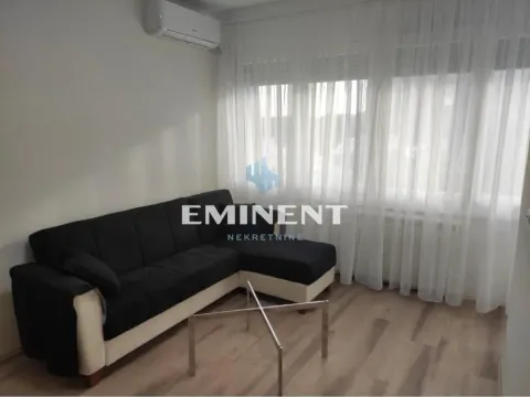 Izdavanje, stan, 30m², Slavija, Vračar Sve Podlokacije - image 1