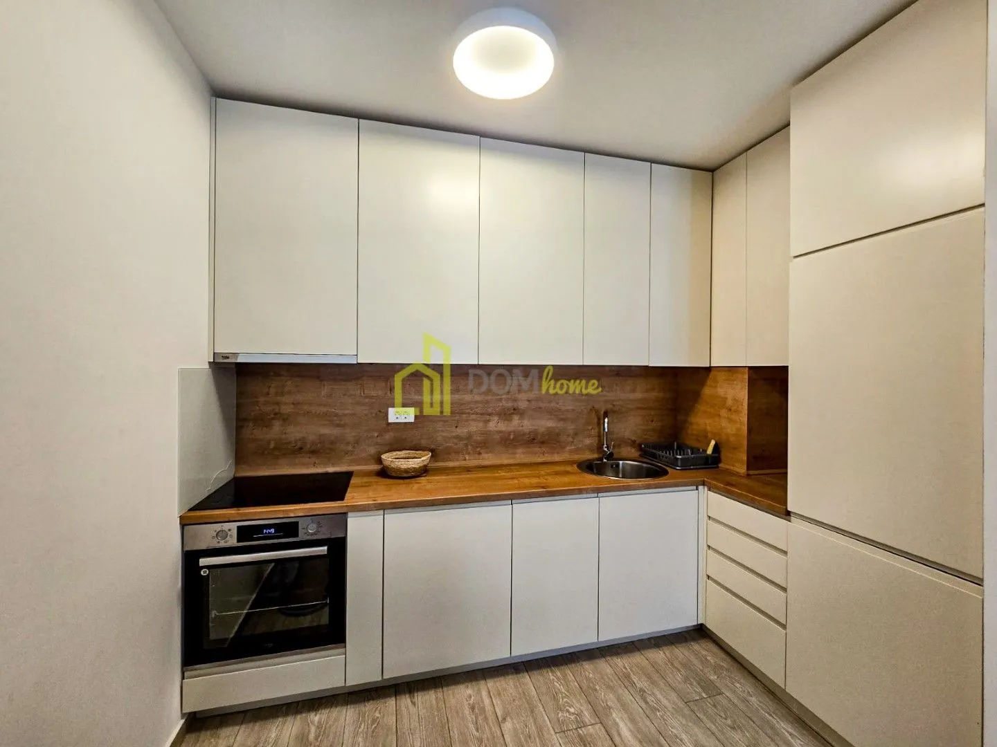 Rent, one bedroom apartment, 56m², Bečići, Budva