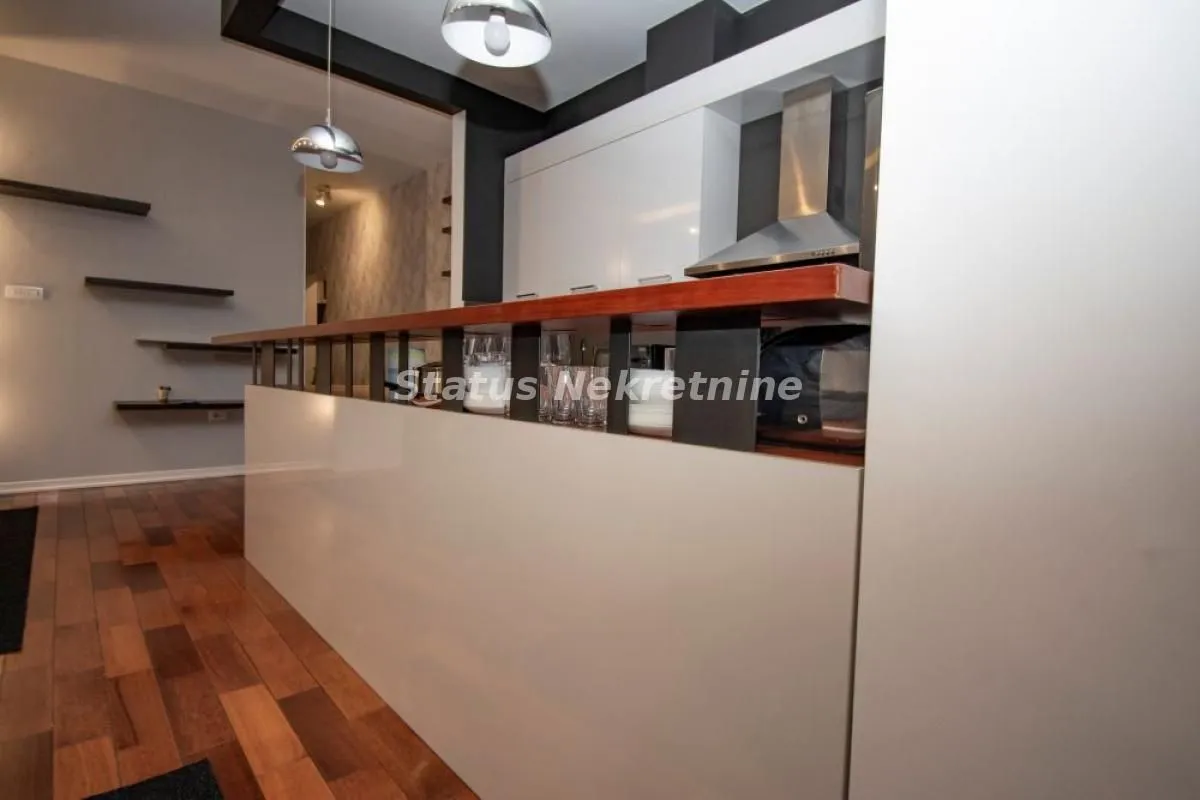 Prodaja, četvorosoban stan, 114m², Bulevar Evrope, Novi Sad Sve Podlokacije