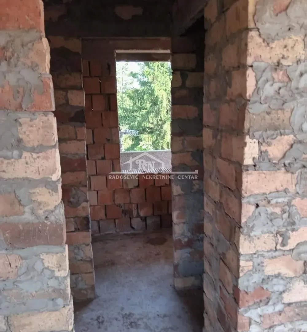 Sale, house, 607m², Lisović, Barajevo