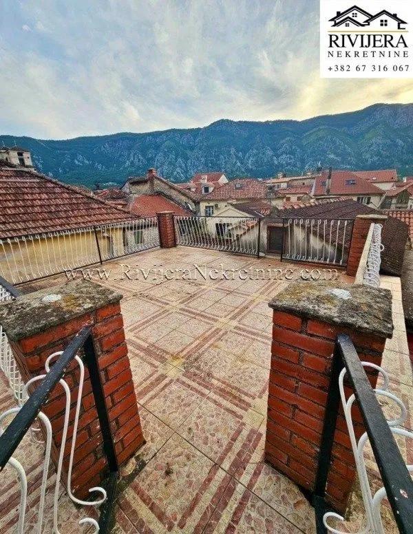 Prodaja, kuća, 300m², Centar, Kotor
