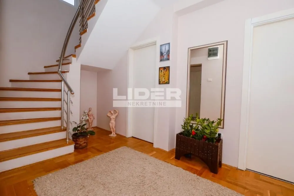 Sale, apartment, 95m², Železnik, Beograd