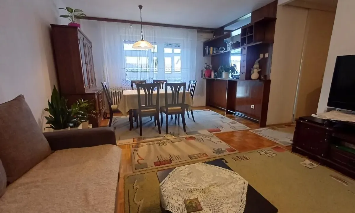 Prodaja, trosoban stan, 65m², Sajmište, Novi Sad