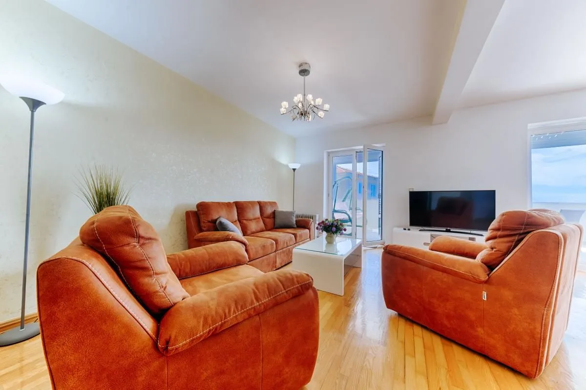 Prodaja, trosoban stan, 139m², Sveti Stefan, Budva