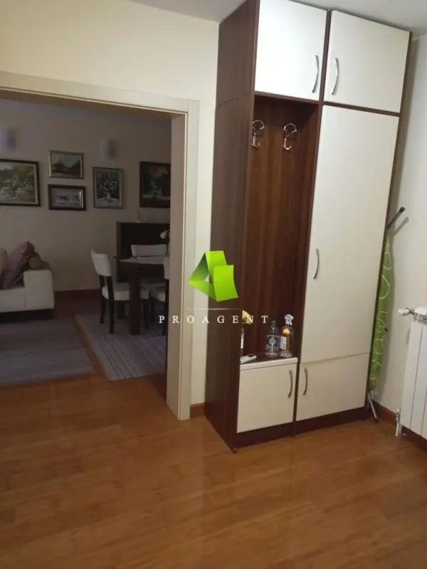 Prodaja, kuća, 180m², Centar, Paraćin