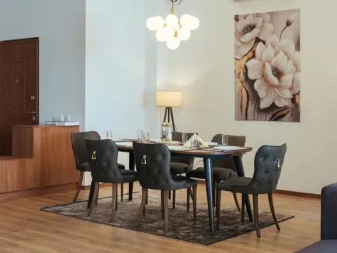 Izdavanje, kuća, 450m², Krimovica, Kotor - image 7