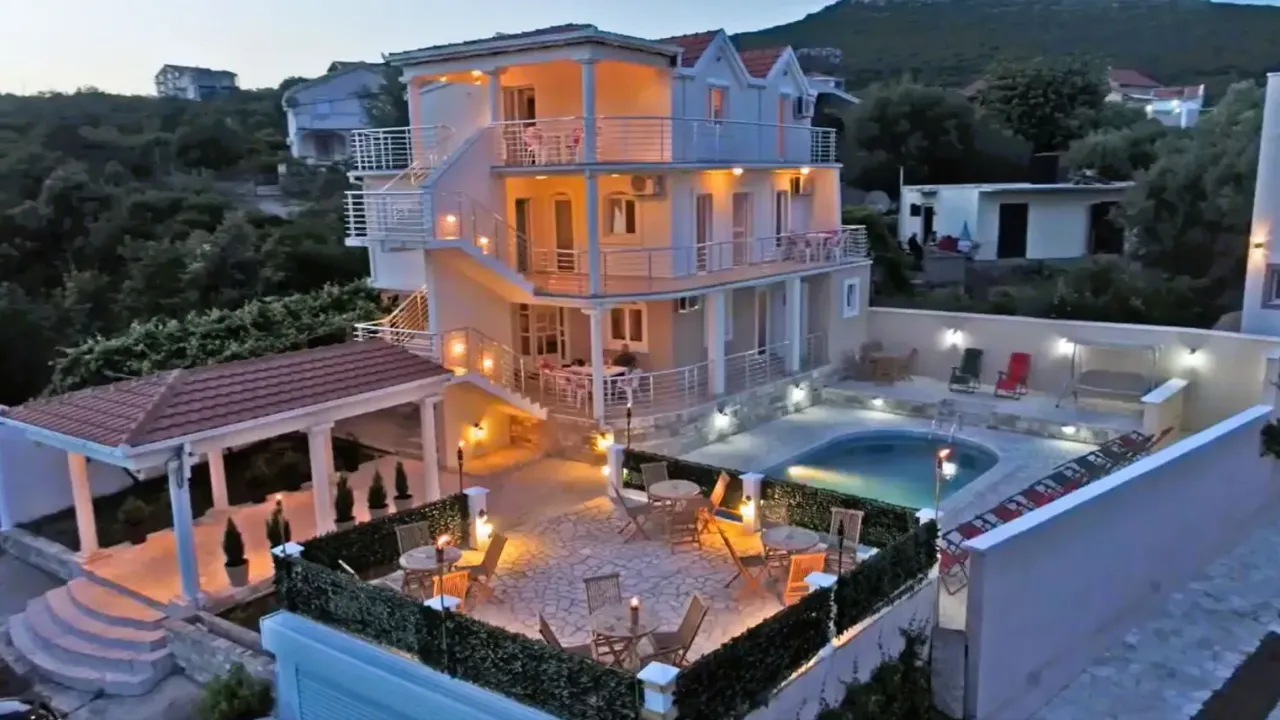 Izdavanje, kuća, 382m², Krimovica, Kotor