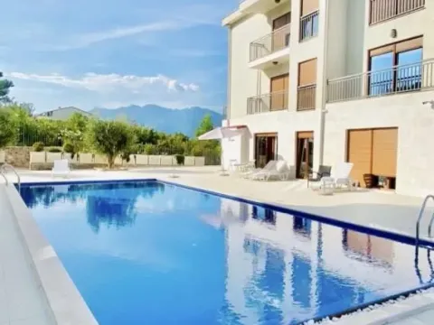 Izdavanje, dvosoban stan, 59m², Đuraševići, Tivat