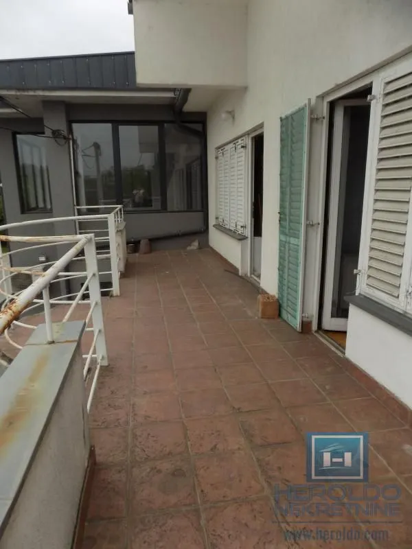 Sale, office space, 300m², Moravski park, Ćuprija