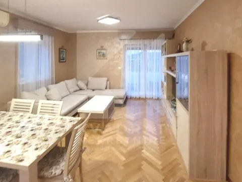 Rent, two bedroom apartment, 88m², City Kvart, Podgorica - image 2