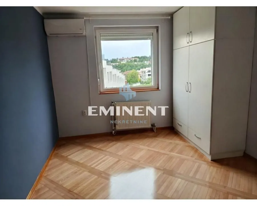 Rent, four bedroom apartment, 125m², Savski Venac, Beograd