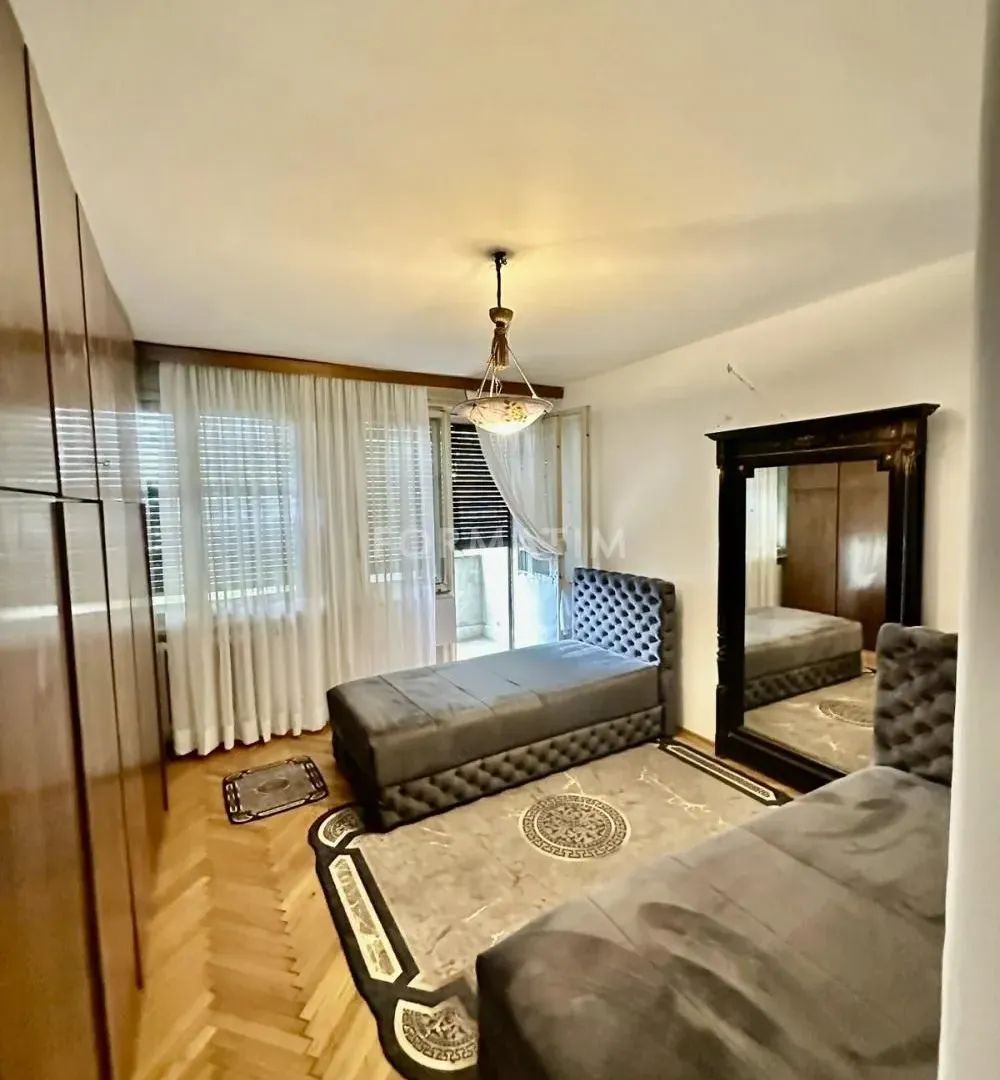 Izdavanje, dvosoban stan, 64m², Vračar Sve Podlokacije, Beograd