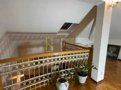 Izdavanje, trosoban stan, 146m², Podgorica, Crna Gora - image 16