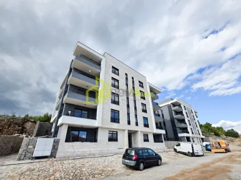 Prodaja, dvosoban stan, 52m², Gorica C, Podgorica - image 1