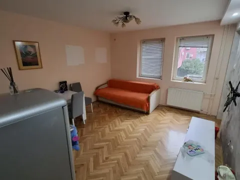 Izdavanje, jednosoban stan, 42m², Socijalno, Novi Sad Sve Podlokacije - image 2