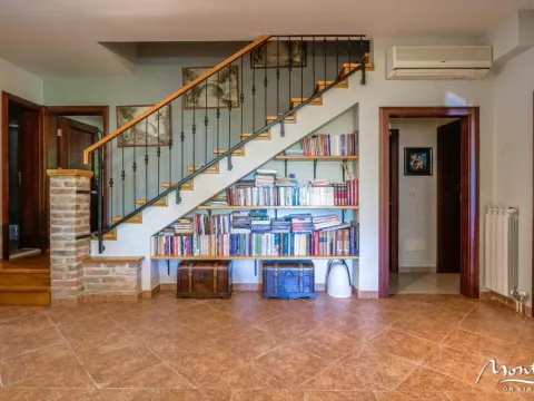 Prodaja, kuća, 305m², Orahovac, Kotor - image 31