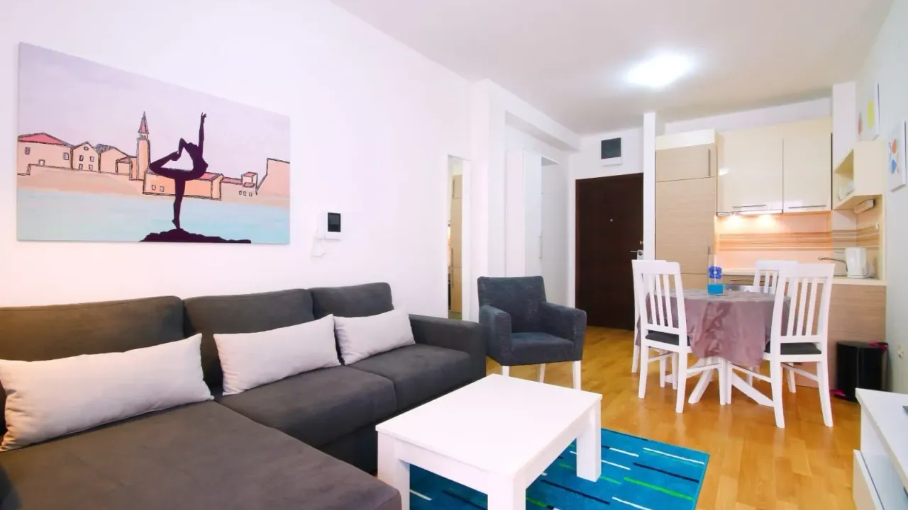 Rent, two bedroom apartment, 46m², Centar, Budva
