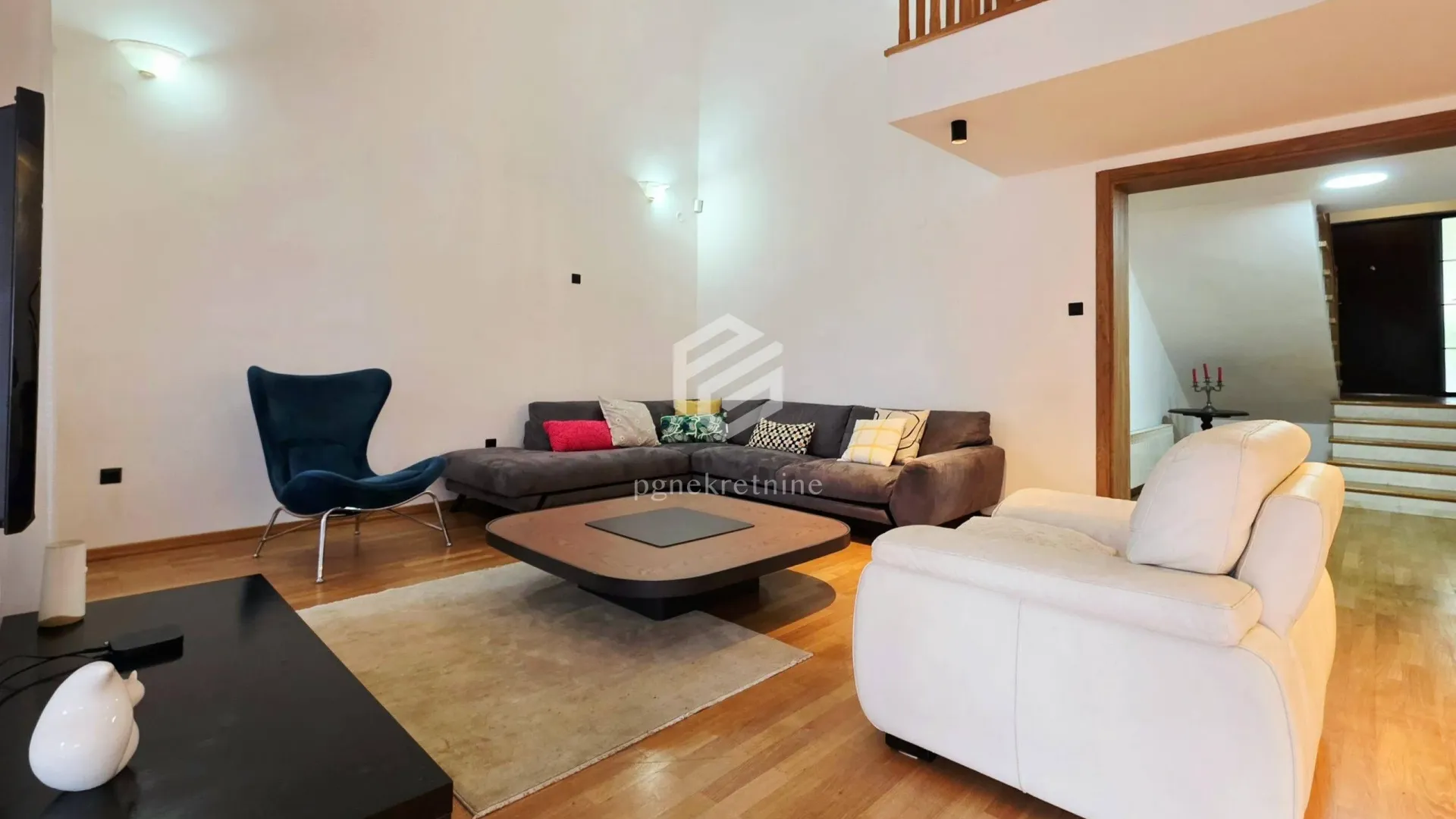 Rent, house, 285m², Gorica C, Podgorica