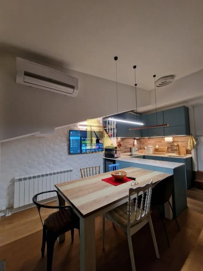 Sale, three bedroom apartment, 136m², Zemun Sve Podlokacije, Beograd