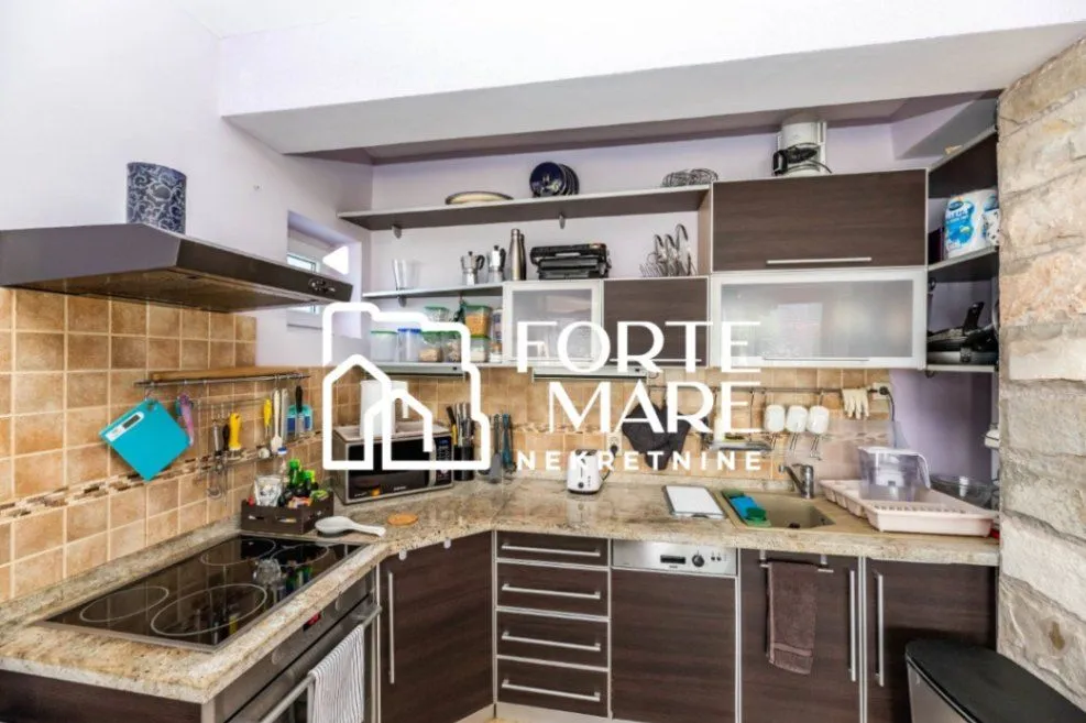 Prodaja, stan, 78m², Njivice, Herceg Novi