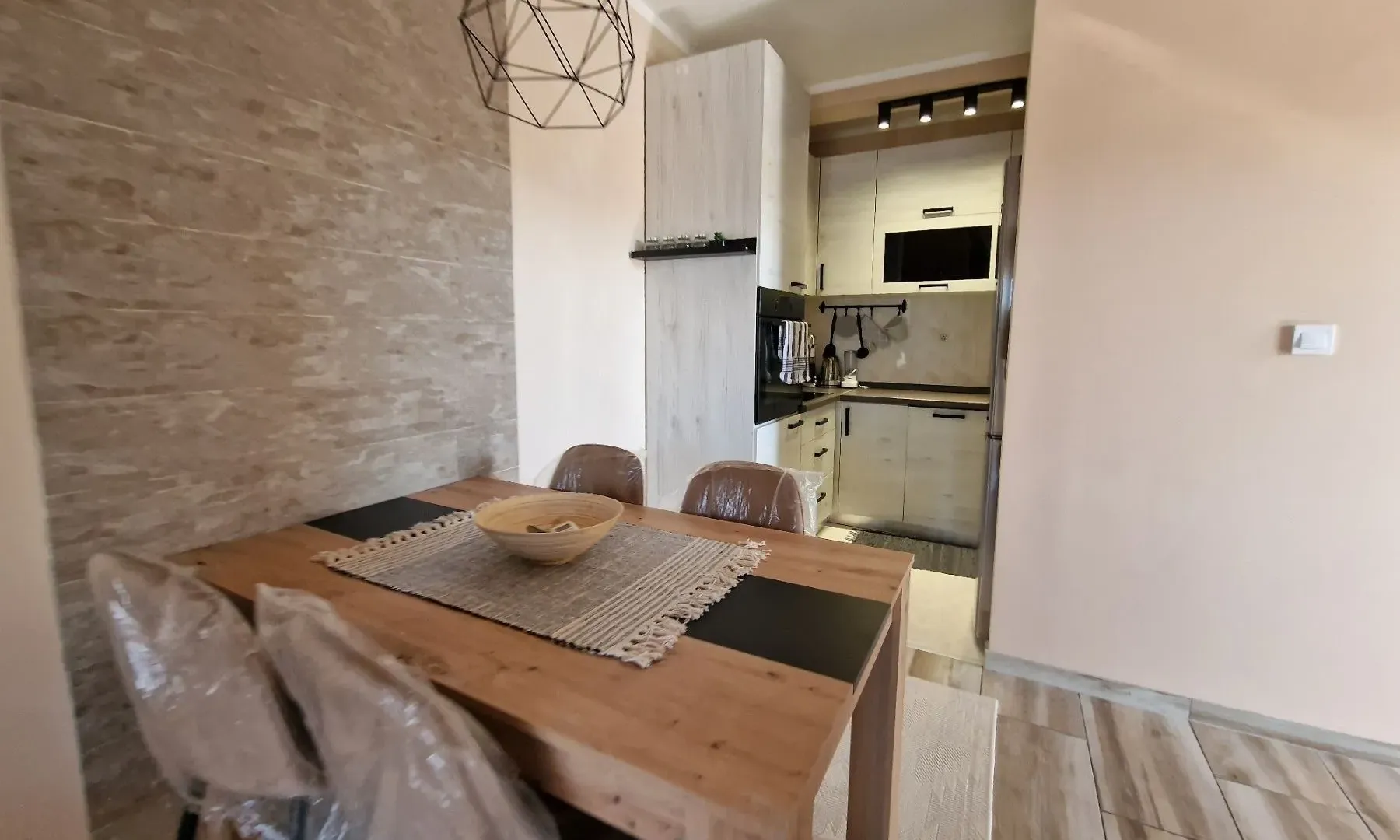 Rent, three bedroom apartment, 105m², Tivat, Crna Gora