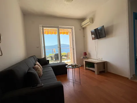 Rent, two bedroom apartment, 49m², Donja Lastva, Tivat - image 2