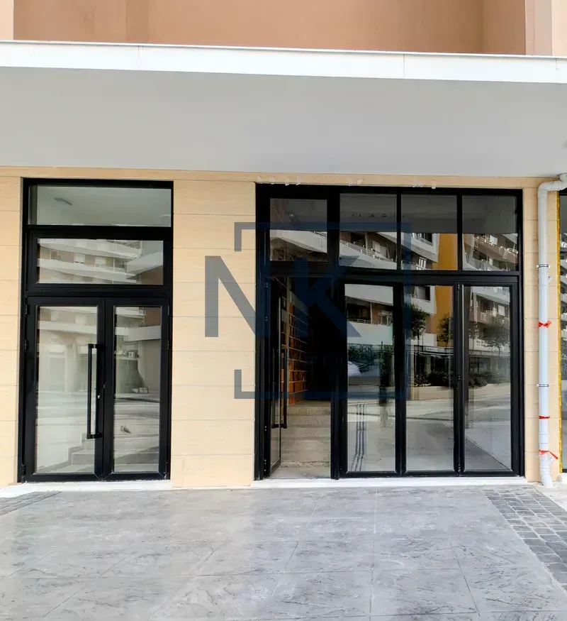 Izdavanje, poslovni prostor, 28m², Central Point, Podgorica