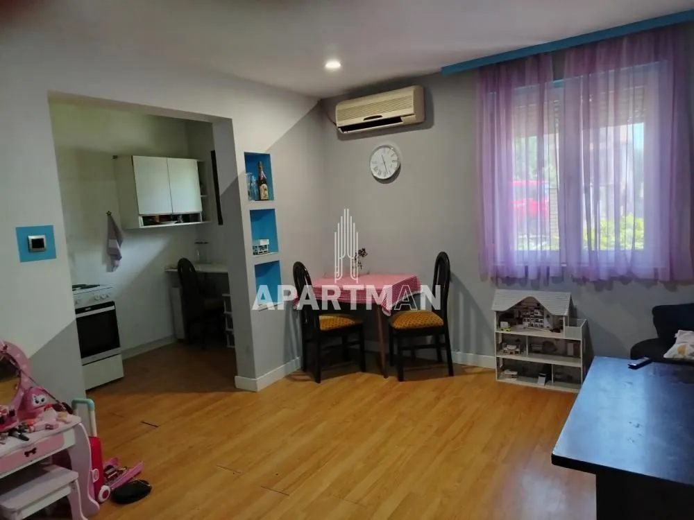 Prodaja, kuća, 371m², Jakovo, Surčin