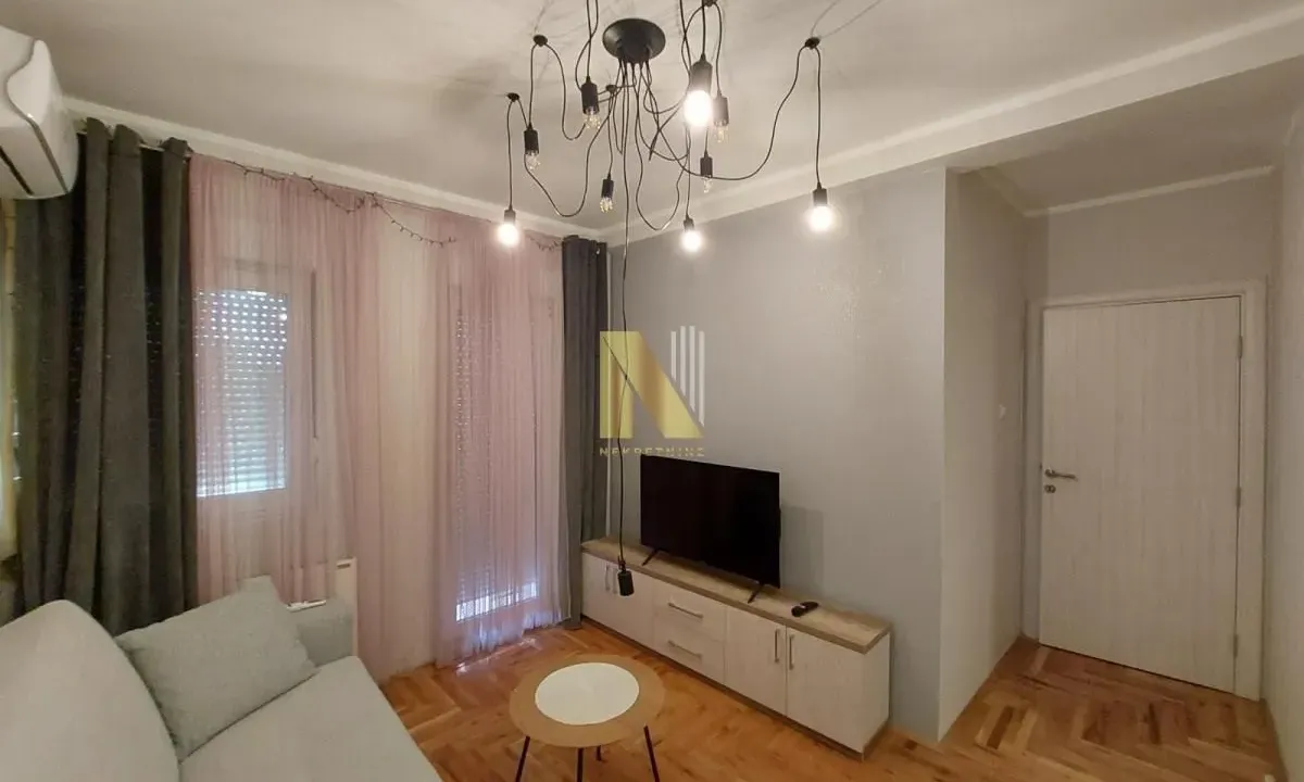 Izdavanje, jednosoban stan, 36m², Bulevar Evrope, Novi Sad Sve Podlokacije