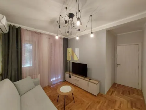 Izdavanje, jednosoban stan, 36m², Bulevar Evrope, Novi Sad Sve Podlokacije - image 1