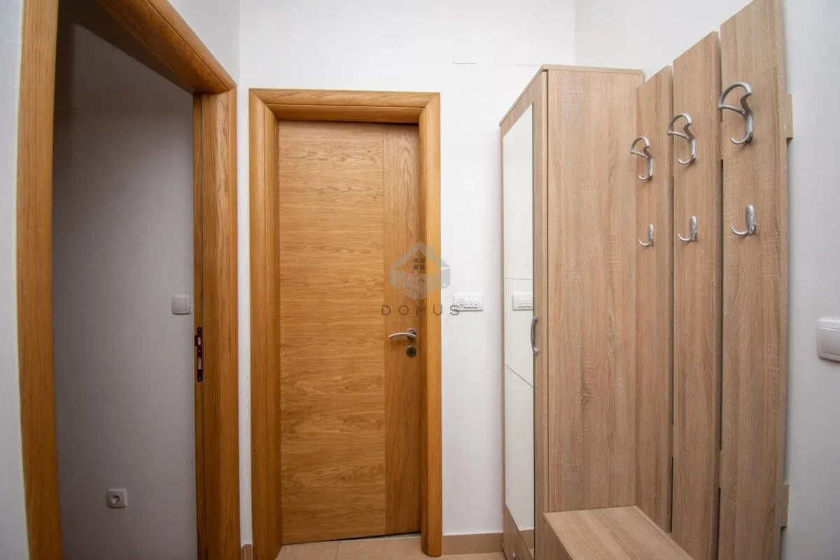 Izdavanje, jednosoban stan, 42m², Stari Aerodrom, Podgorica