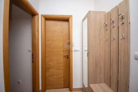 Izdavanje, jednosoban stan, 42m², Stari Aerodrom, Podgorica - image 8