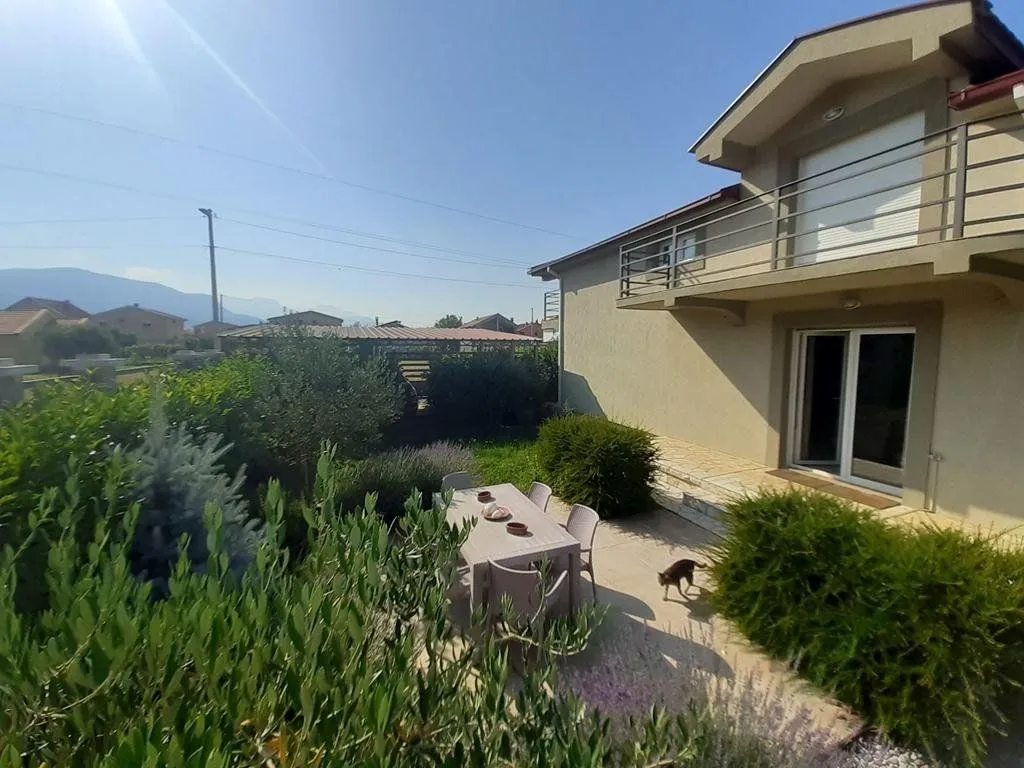 Prodaja, kuća, 180m², Podgorica, Crna Gora