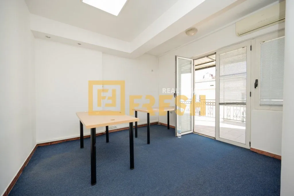 Rent, office space, 1000m², Centar, Podgorica