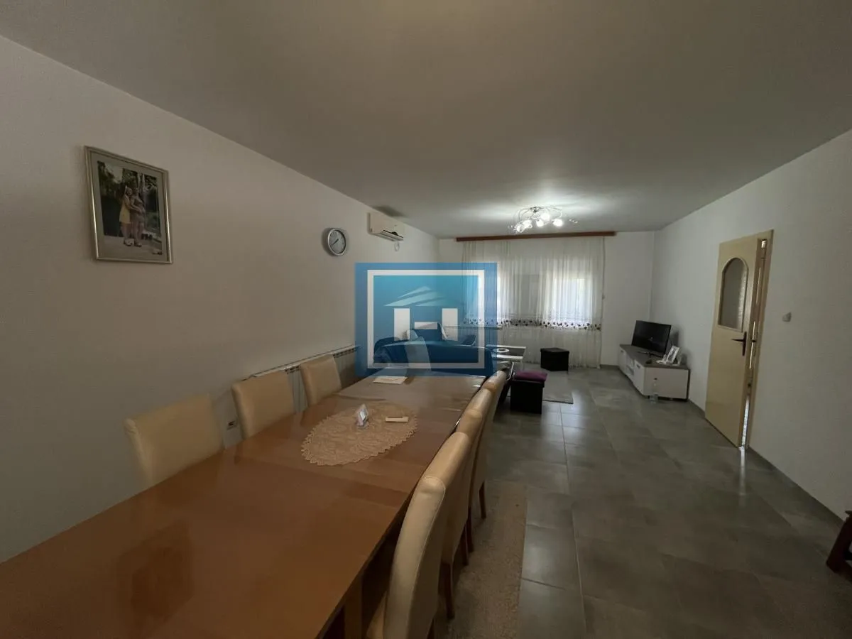 Prodaja, kuća, 271m², Šantarovac, Jagodina