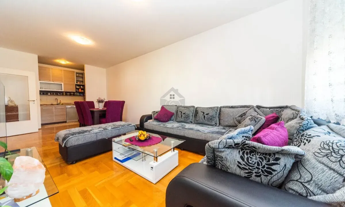 Izdavanje, jednosoban stan, 52m², Tuški Put, Podgorica