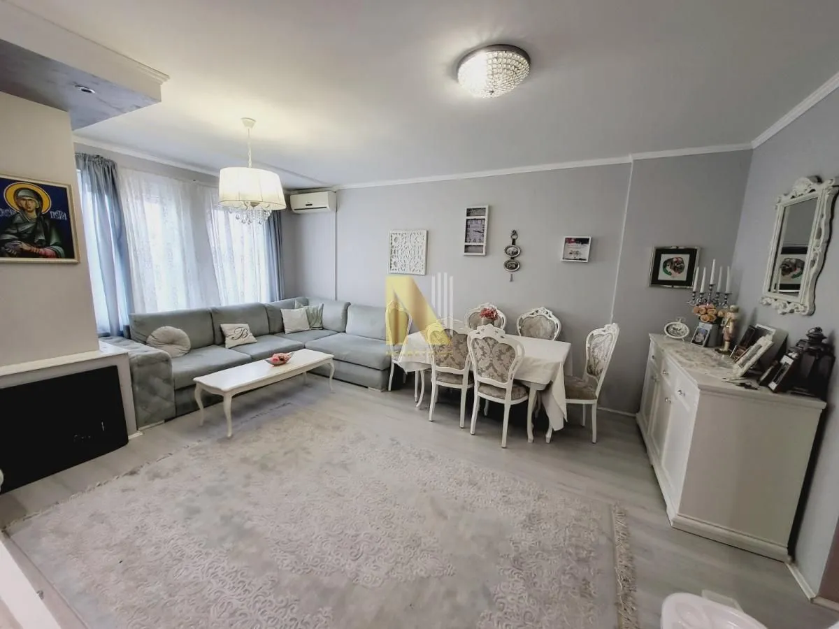 Prodaja, trosoban stan, 70m², Socijalno, Novi Sad Sve Podlokacije