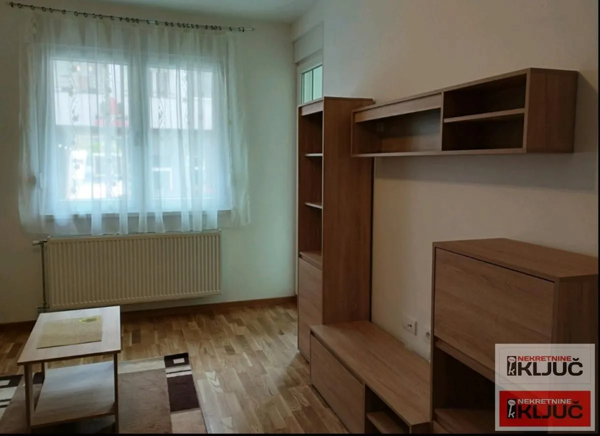 Izdavanje, jednosoban stan, 45m², Petrovaradin, Novi Sad