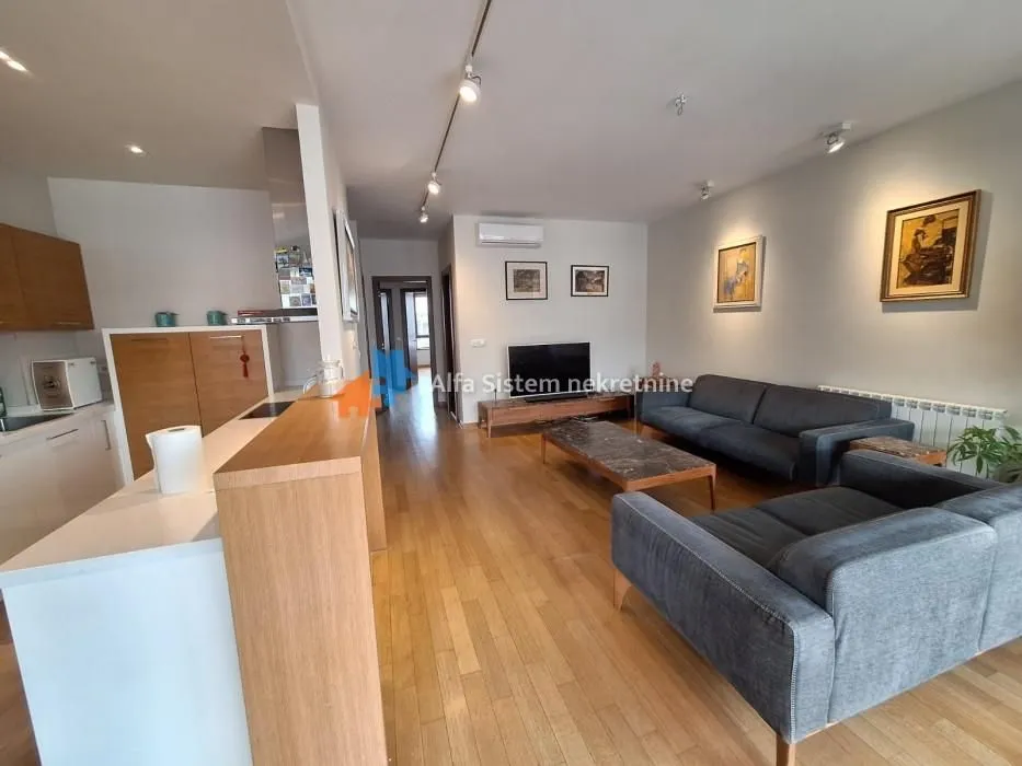Rent, three bedroom apartment, 102m², Vračar Hram, Vračar Sve Podlokacije