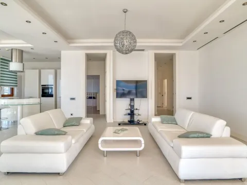 Sale, four bedroom apartment, 199m², Bečići, Budva - image 7