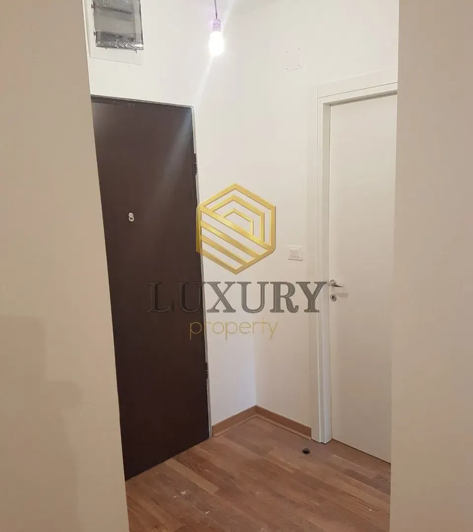 Izdavanje, jednosoban stan, 43m², City Kej, Podgorica