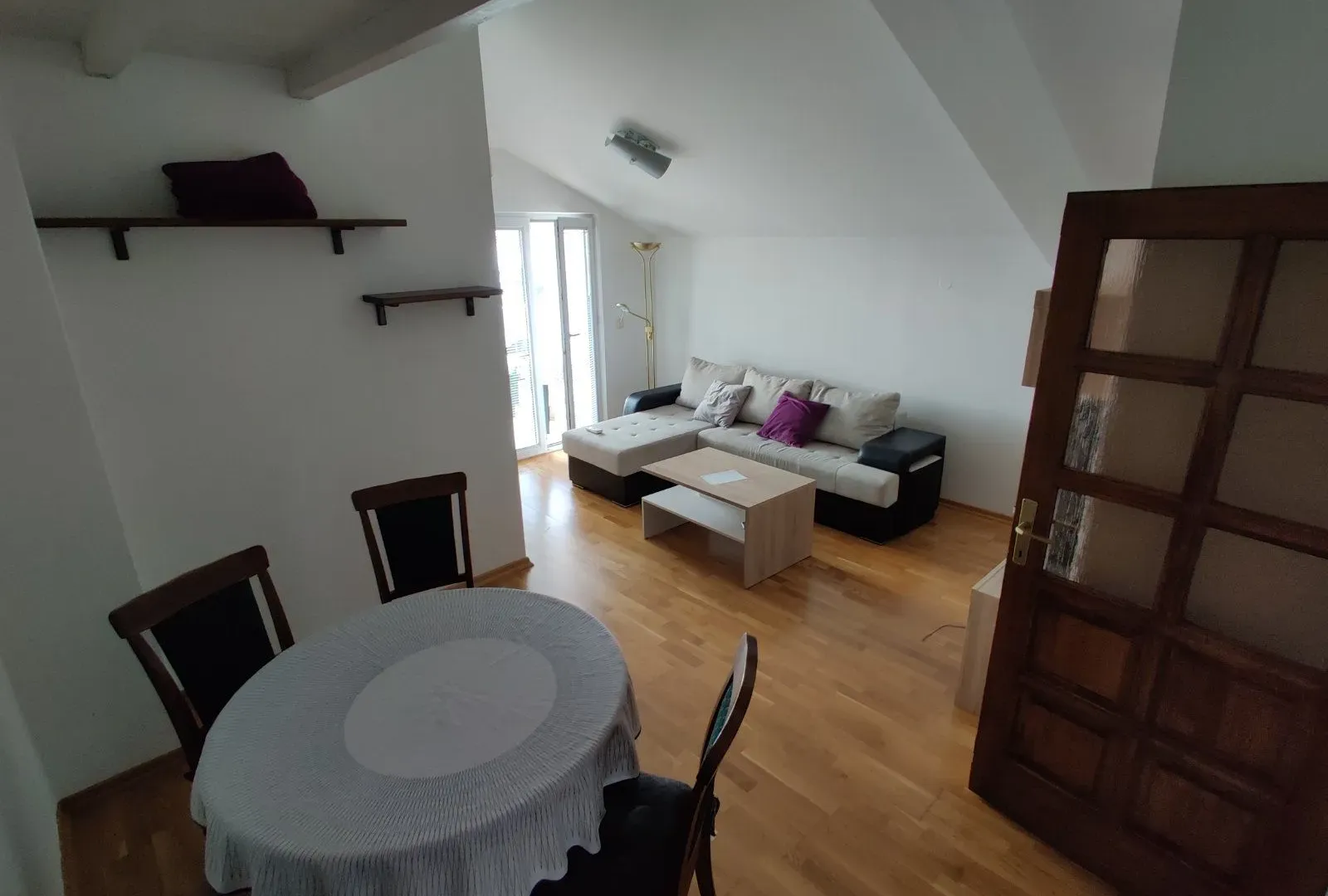 Izdavanje, jednosoban stan, 55m², Pod Kuk, Tivat