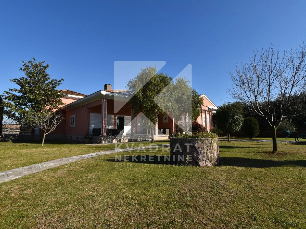 Rent, house, 300m², Donja Gorica, Podgorica