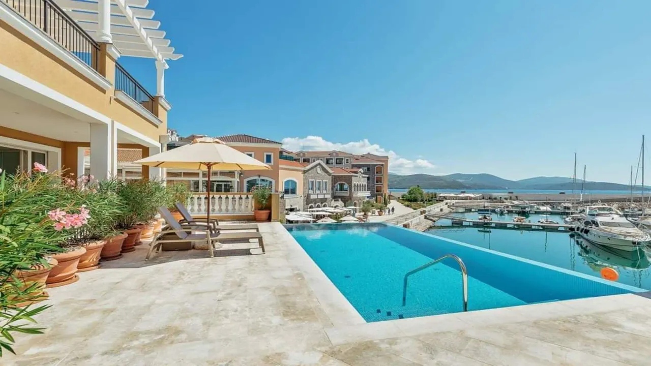 Prodaja, jednosoban stan, 74m², Luštica Bay, Tivat