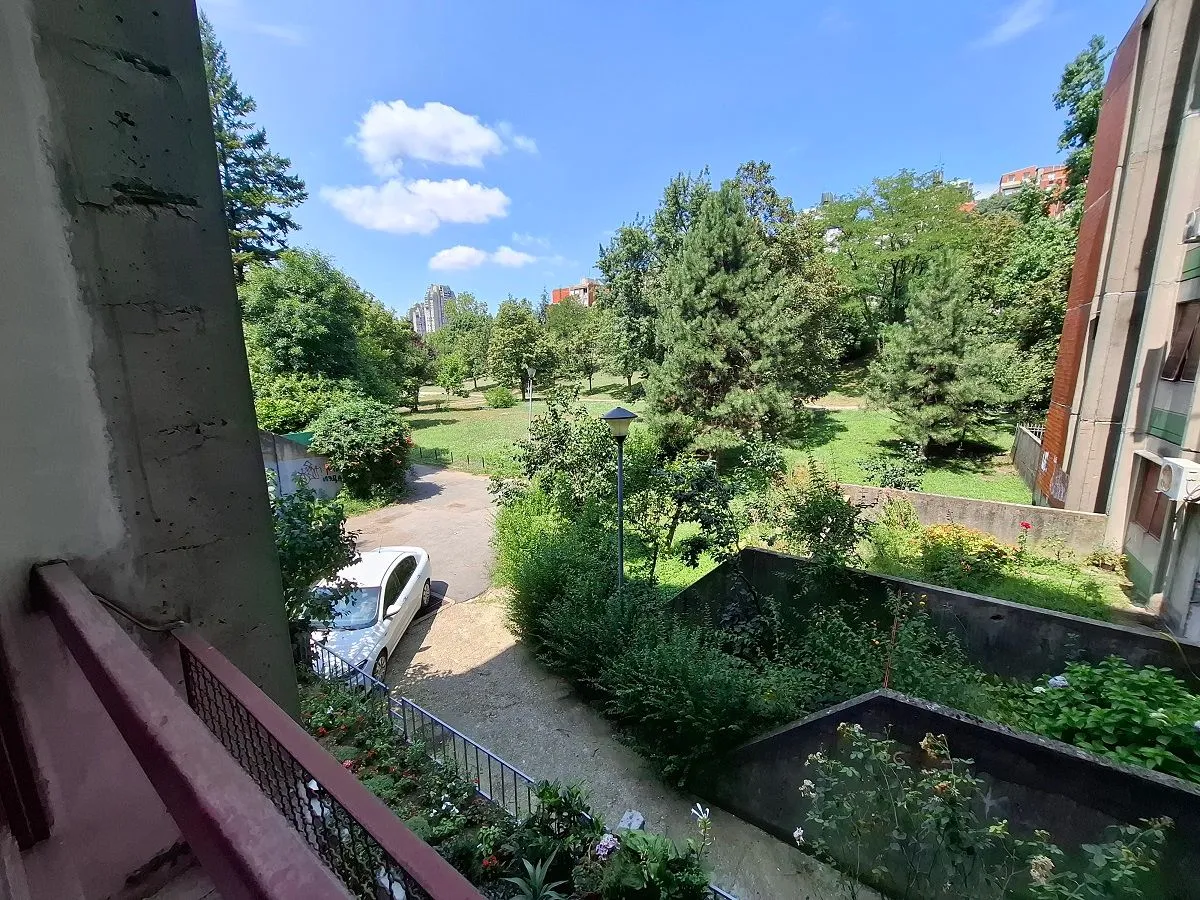 Prodaja, trosoban stan, 77m², Banjica, Voždovac Sve Podlokacije