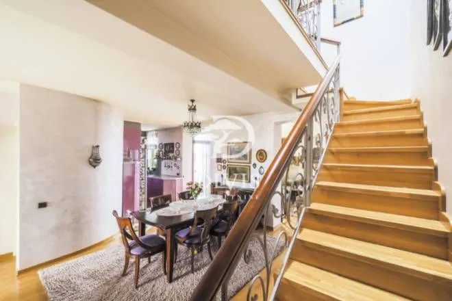 Sale, apartment, 250m², Cvetni Trg, Vračar Sve Podlokacije