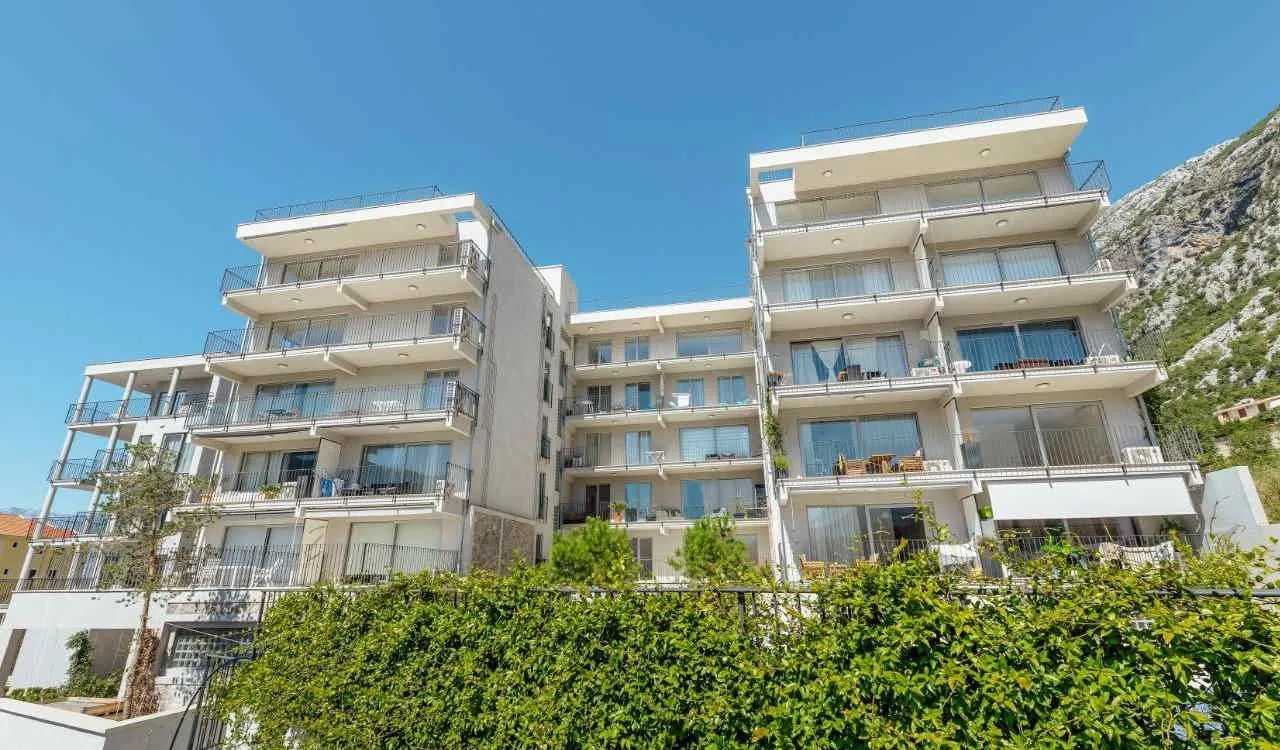 Prodaja, trosoban stan, 120m², Dobrota, Kotor