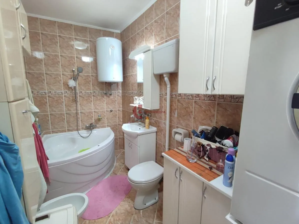 Prodaja, trosoban stan, 94m², Centar, Subotica