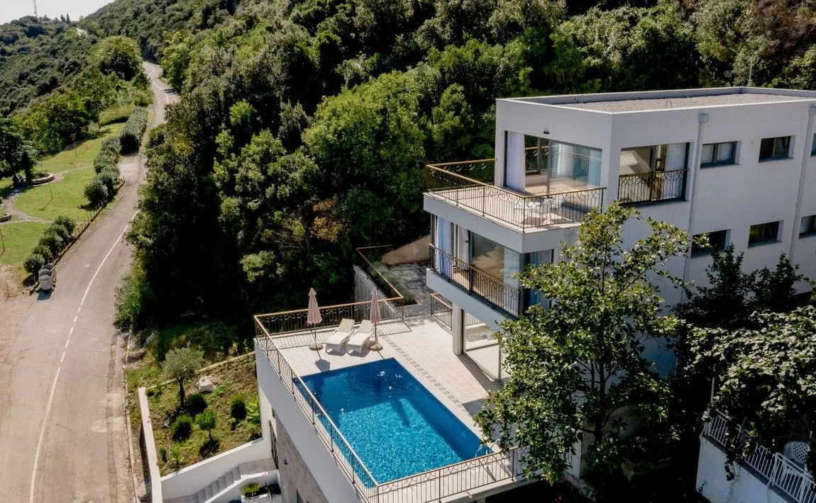 Prodaja, kuća, 236m², Njivice, Herceg Novi