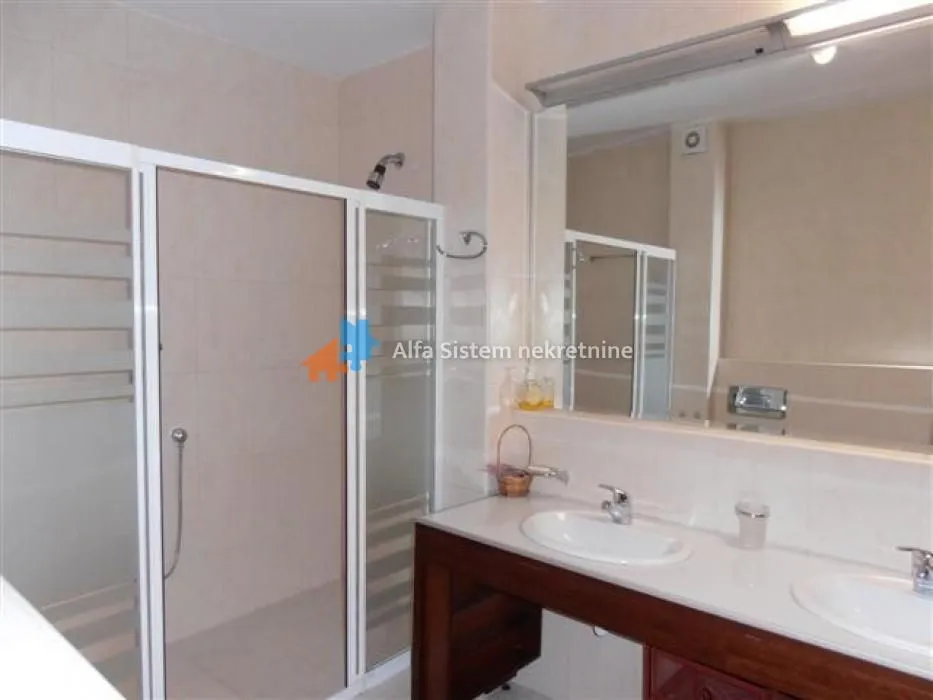 Rent, three bedroom apartment, 130m², Savski Venac, Beograd